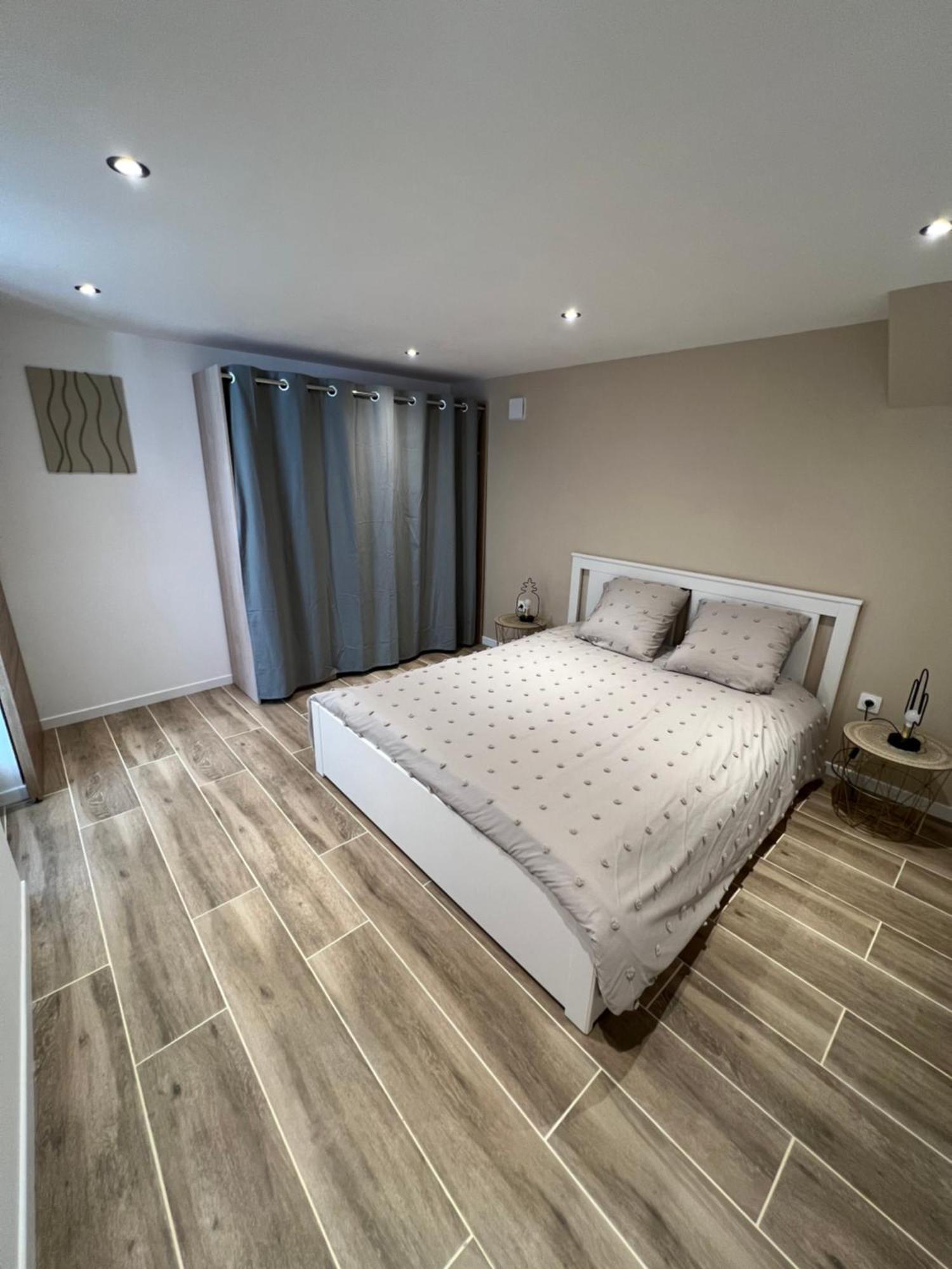 Appartement T2 Avec Jardin Puget-sur Argens Exterior foto